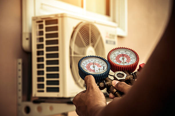 Professional Hvac technician working in Carroll, OH
